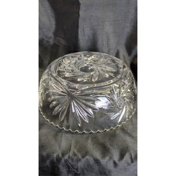 Vintage Crystal Bowl Pinwheel Pattern 8.5" tell by 3 inch high - some scratches - Picture 6 of 9